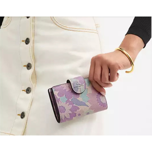 COACH Medium Corner Zip Wallet With Floral Print Ivory/Purple/Pink Multi CBO31 - Picture 4 of 4